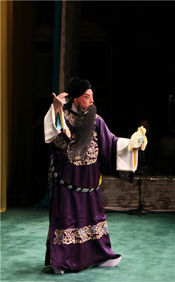 将相同心感天地 生净辉映撼英伦 --于魁智、杨