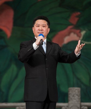 三代艺术家节日献唱 经典名剧与劳动者共享