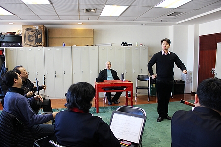 两代"李玉和"共把"红灯"传