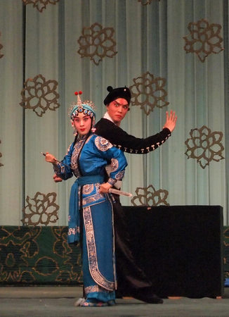 【春平爱心行动】二团燕山工人文化宫送好戏