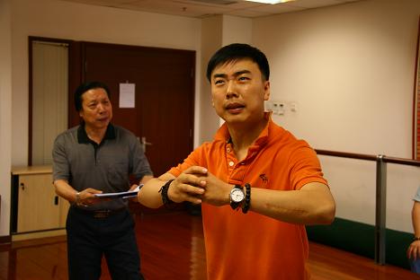 满江红青年演员系列采访一李阳鸣在实践中一脉相承