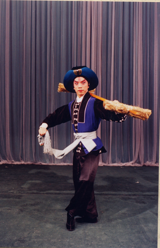 孙少东石 秀……赵永伟 宋 江……李文林主要演员:复排导演:高牧坤