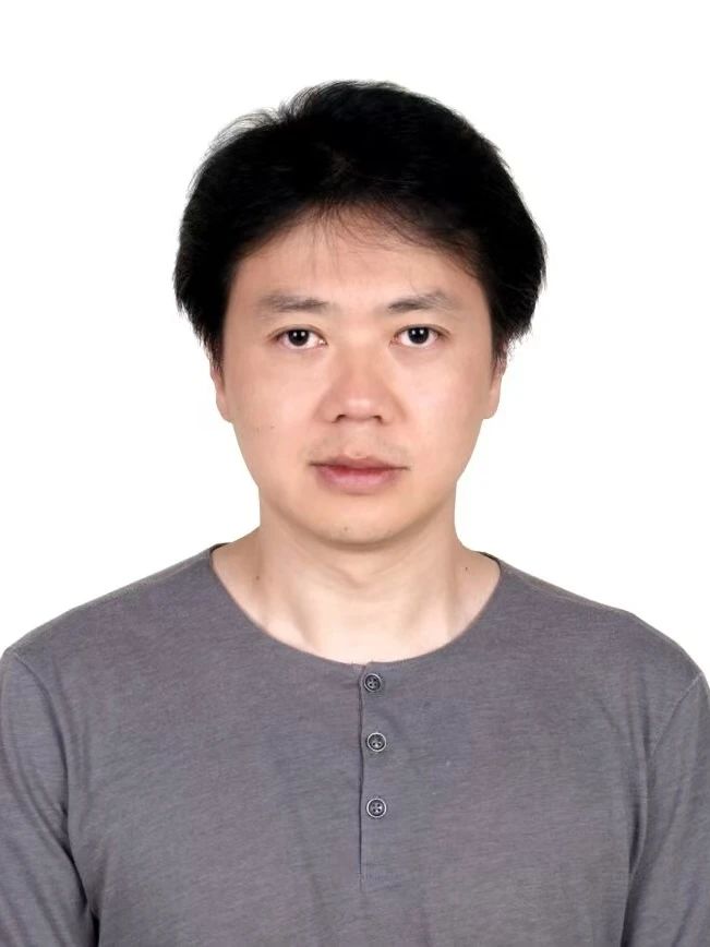 秦鹰