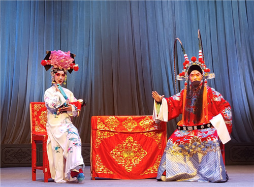 深入生活扎根人民国家京剧院赴山东海阳公益演出圆满结束