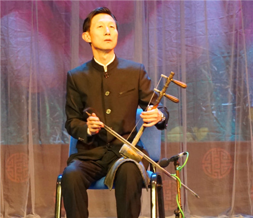 著名琴师赵建华演出实况演出后合影本次演出得到了即墨父老乡亲的热情