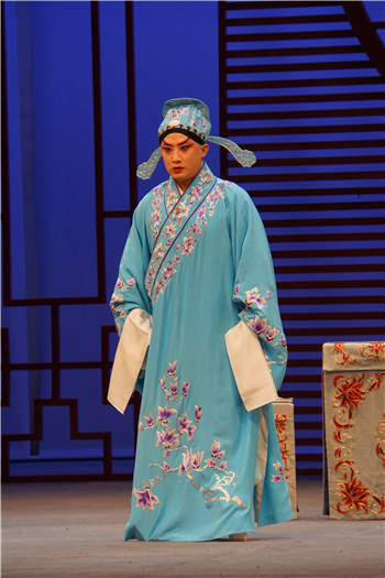 致春天经典名剧柳荫记浪漫上演