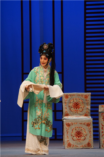 致春天经典名剧柳荫记浪漫上演