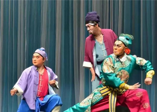 《挡马》《时迁盗甲》《盗王坟》这三出均为武丑应工戏,相当"吃功",每