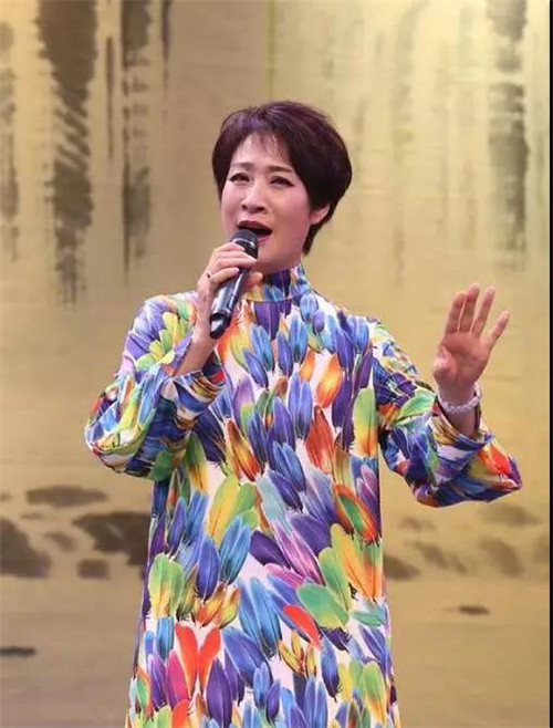 《京剧名家名段演唱会》唱响大美新疆