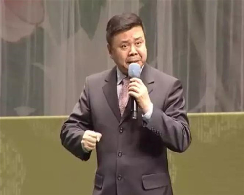 青衣名家李海燕带病坚持演出,虽感冒缠身依旧演唱程派名剧《锁麟囊》